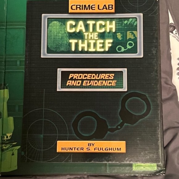 New Crime Lab Catch the Thief Book Activity Kit - Picture 4 of 8